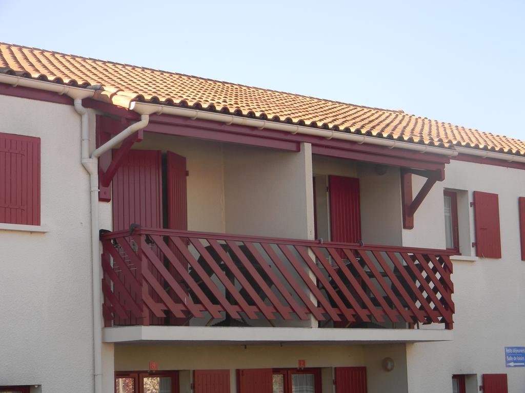 Residence Hoteliere Helios Jonzac Exterior foto